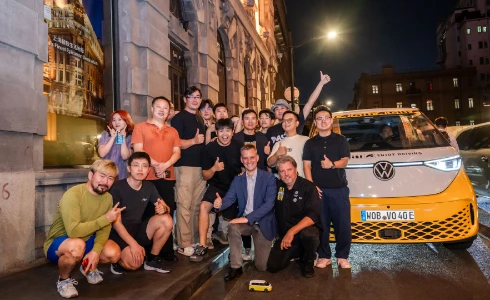 ID.Buzz World Tour Update - Rainer Travels Through Shanghai Meeting with Giti, Fans and Media